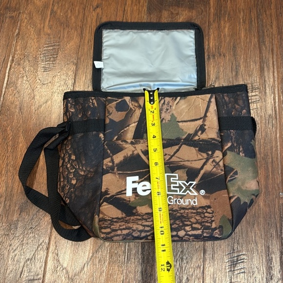 FedEx Ground Camo Brown and Black Insulated Bag - Picture 6 of 12